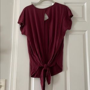Open back V-neck tshirt!